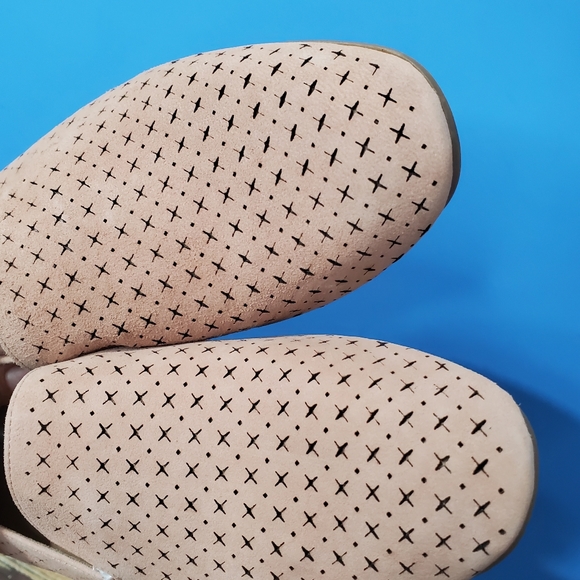 Soul Naturalizer Faux Suede no Heel Flat Perforated  Loafers Shoes Slip On Sz 9 - Picture 5 of 10